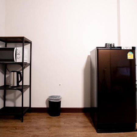 Room 36 Service Apartment Бангкок Екстер'єр фото