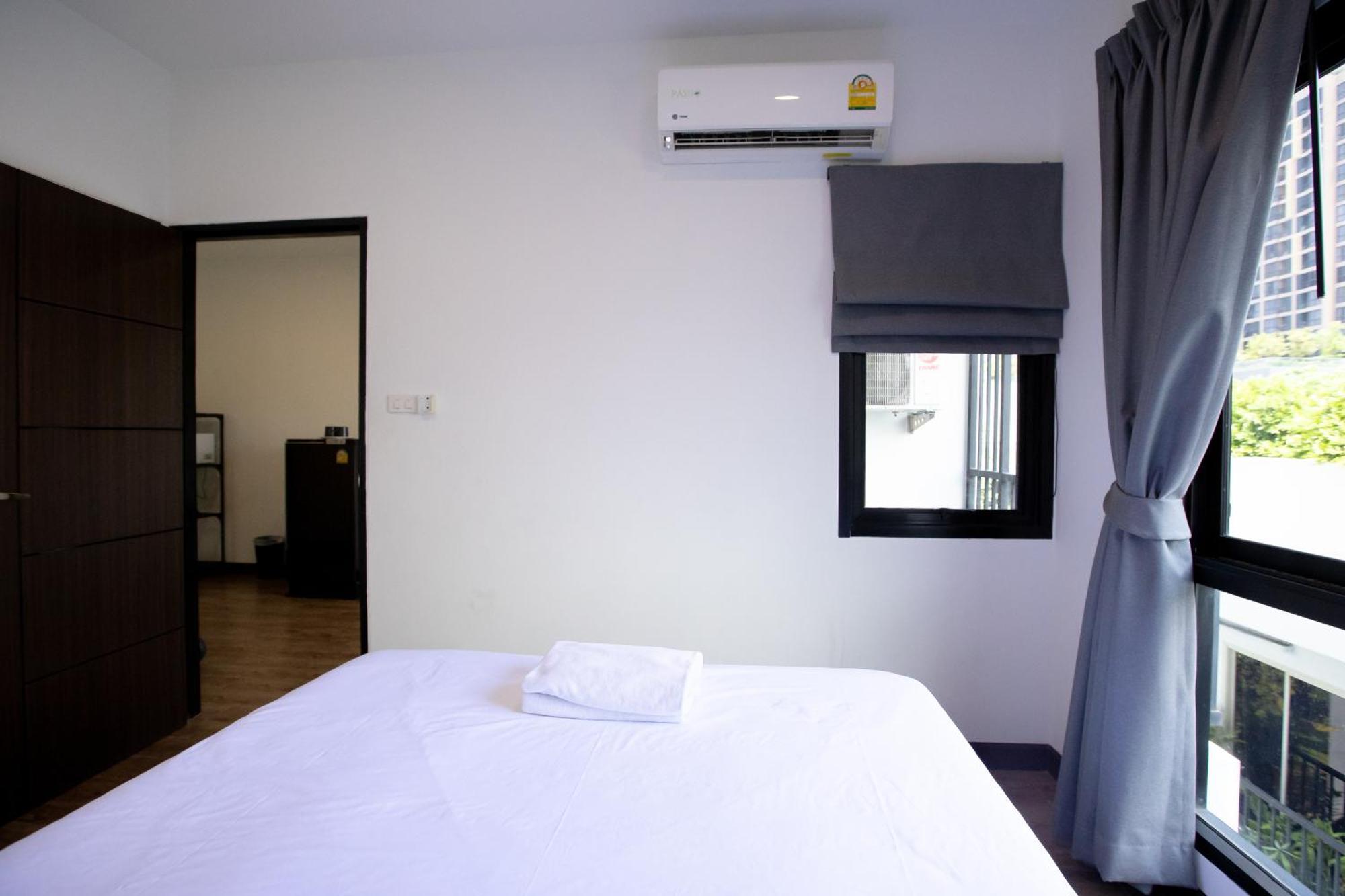 Room 36 Service Apartment Бангкок Екстер'єр фото